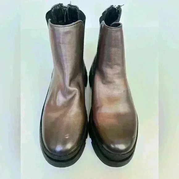 Steve Madden Kids JTeresta Purple
Iridescent Boot Big Girl - Picture 1 of 6